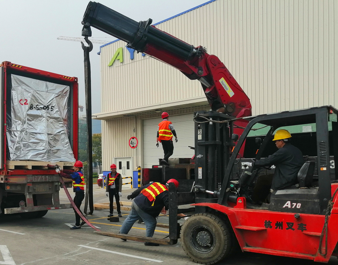 奉賢區專業設備吊裝服務 上海國祥裝卸搬運供應的高效解決方案